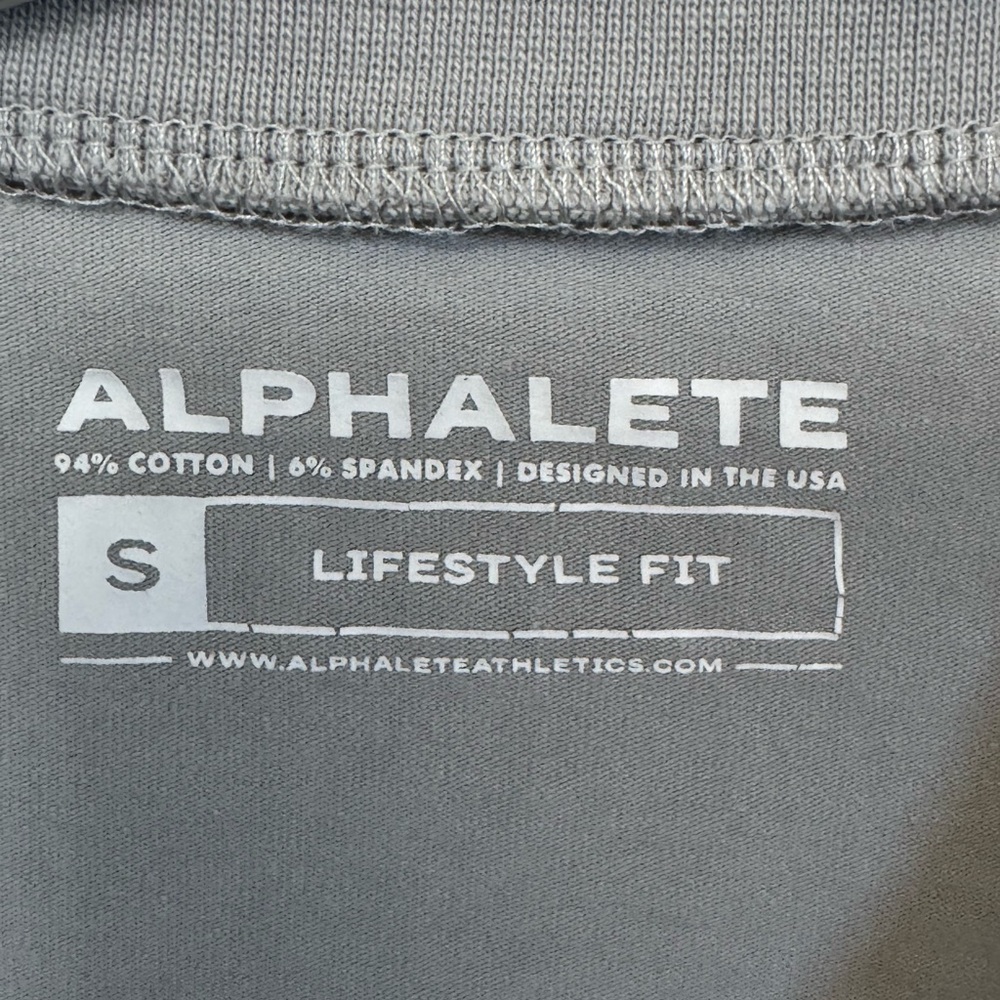 Alphalete High End Gray Camo Women’s S Soft Workout Crop Top MINTY - Picture 3 of 4